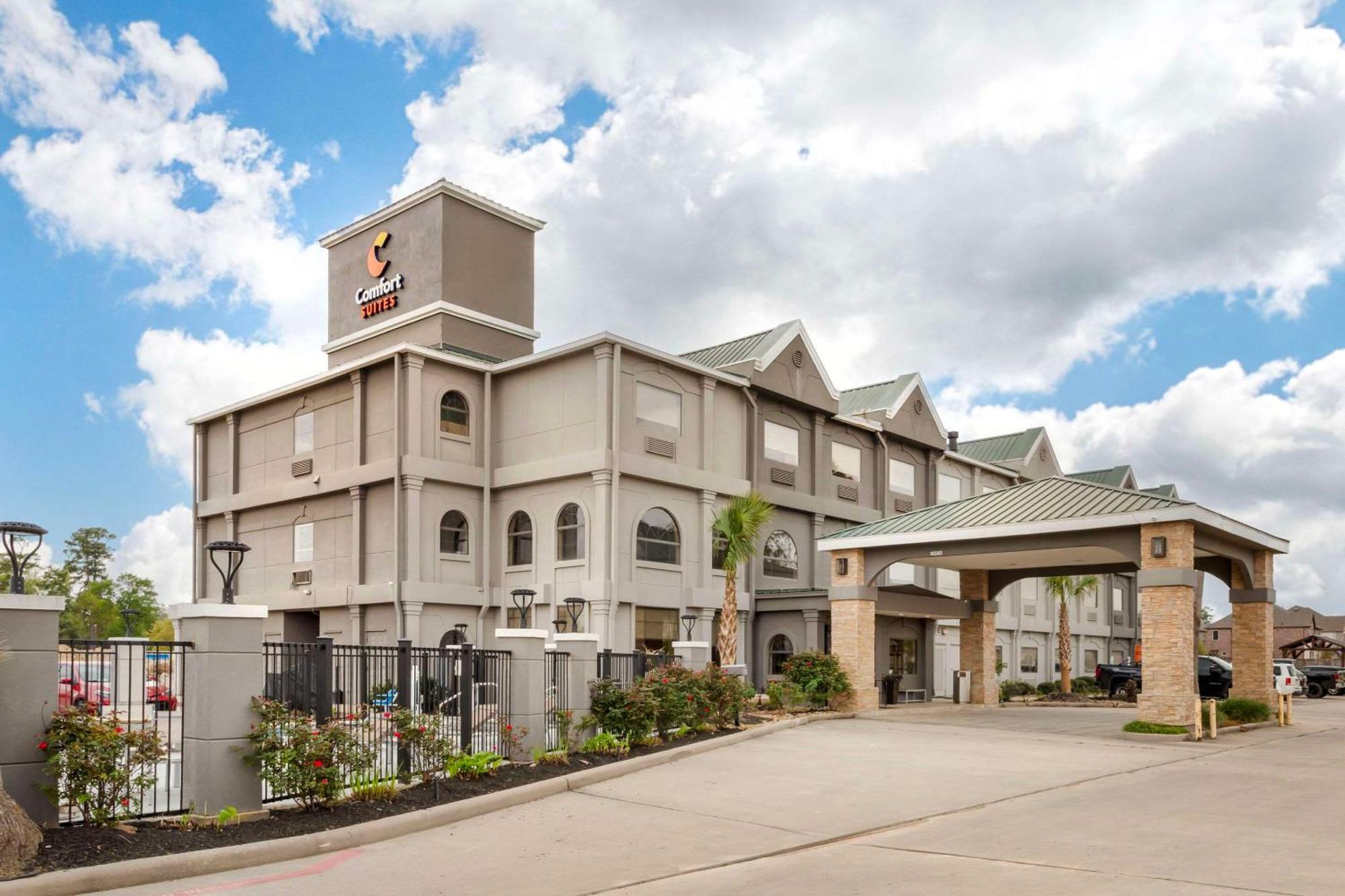 6 Hotels Near The Woodlands Golf Resort That Deliver