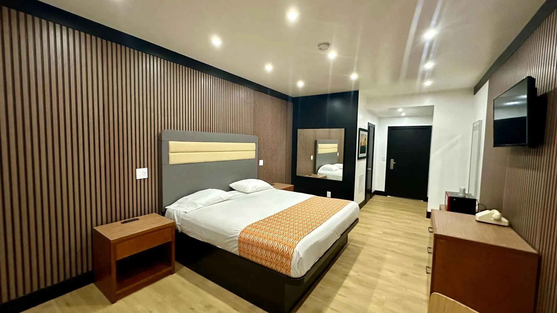 4 Solid 3-Star Hotels Close to Lemon Park, Fullerton