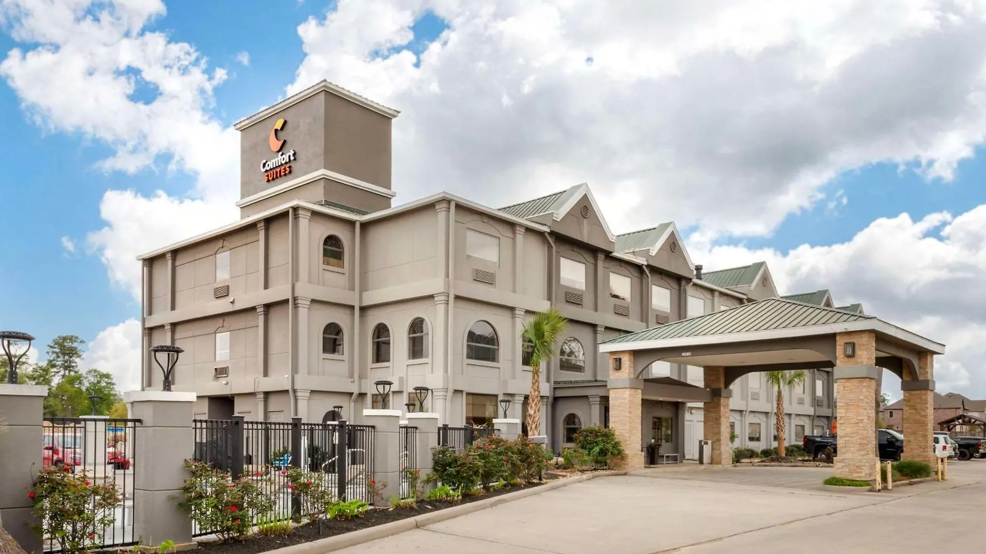6 Hotels Near The Woodlands Golf Resort That Deliver