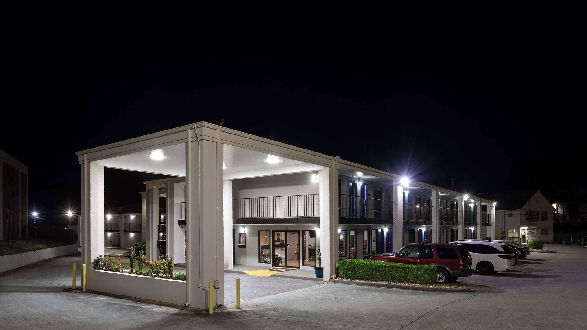 Staying Near Cultural Arts Council: 4 Golf Hotels Compared